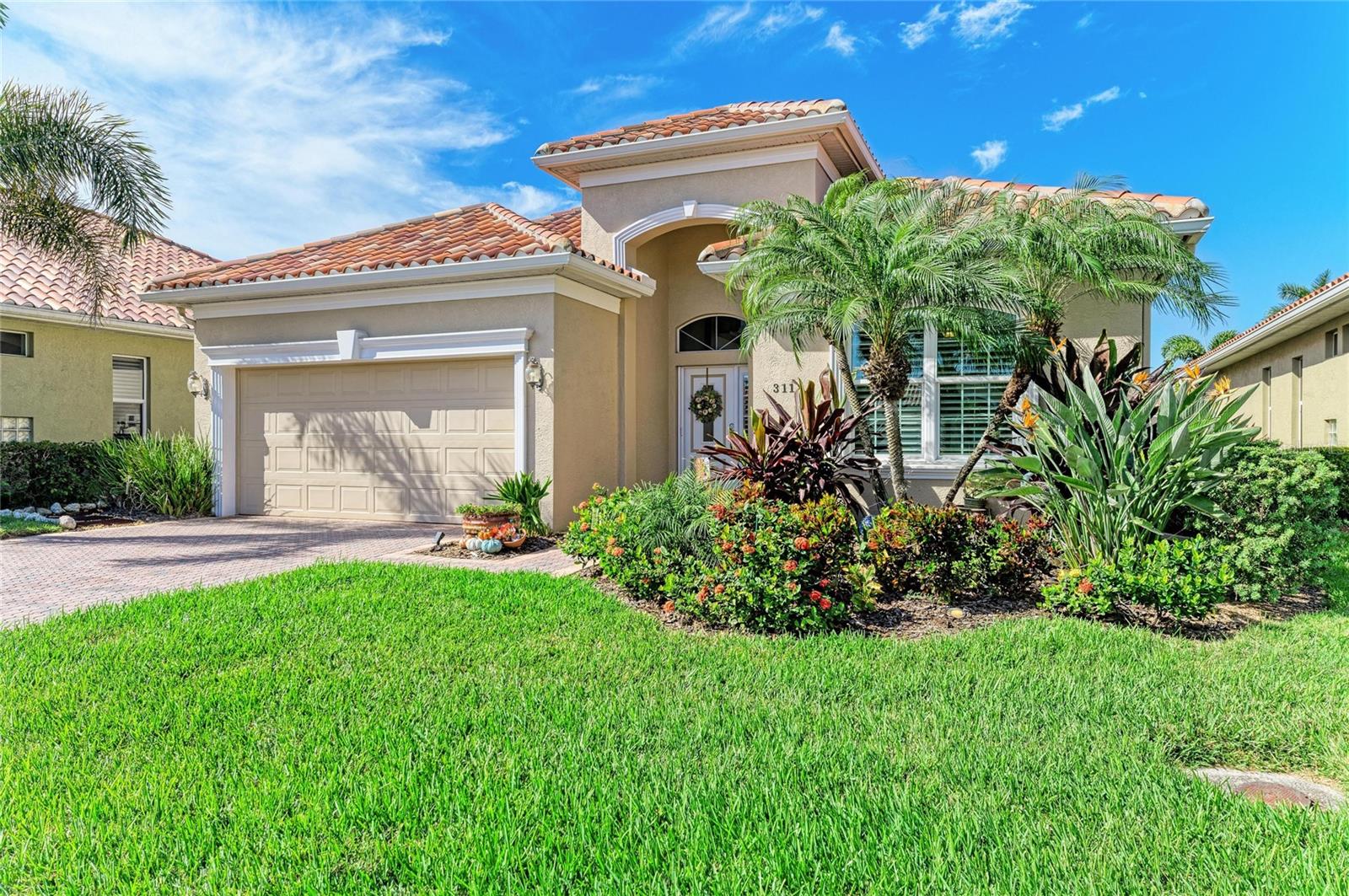 Image 3 of 47 For 311 11th Avenue E