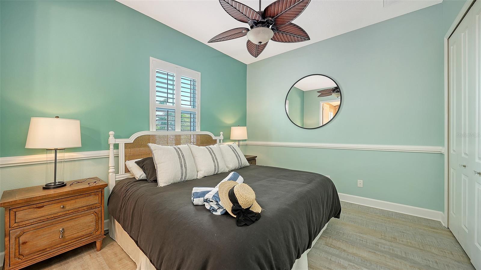 Image 33 of 79 For 344 Sapphire Lake Drive 201