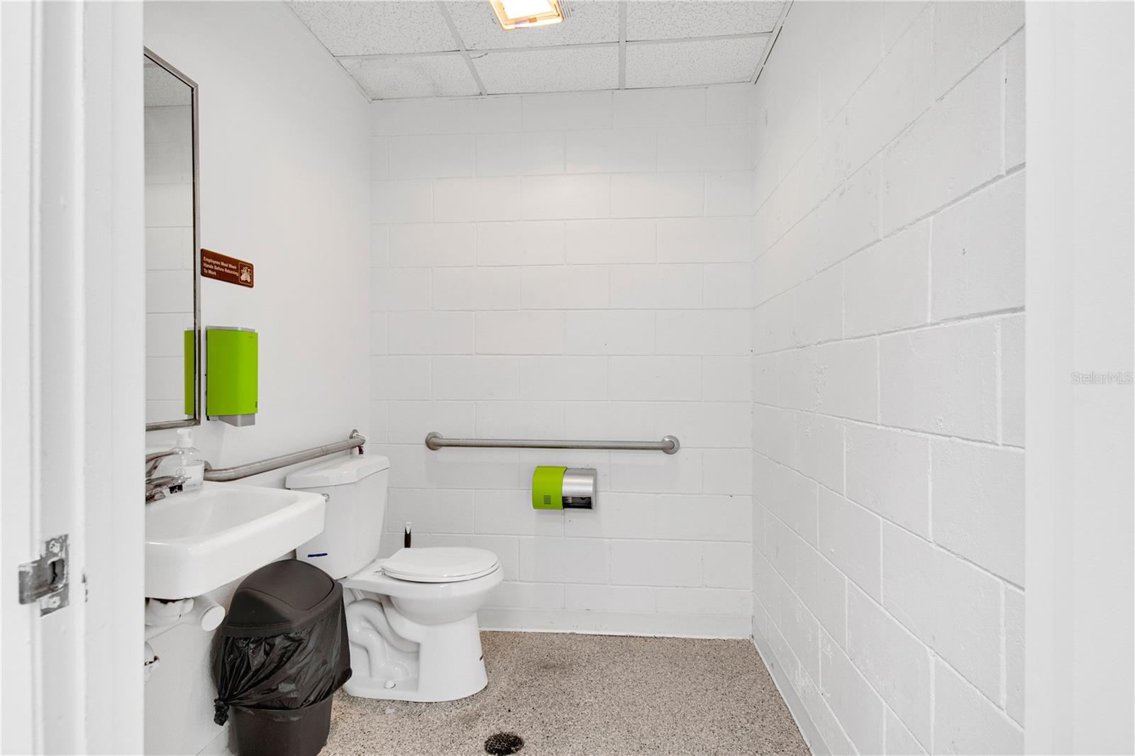 Image 22 of 60 For 1786 Semoran Boulevard