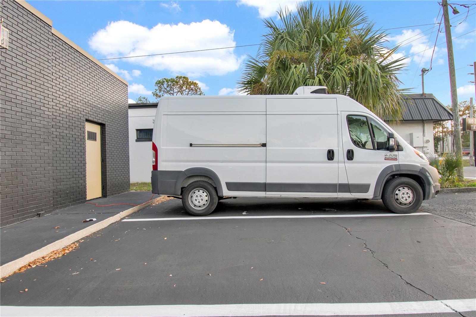 Image 4 of 60 For 1786 Semoran Boulevard