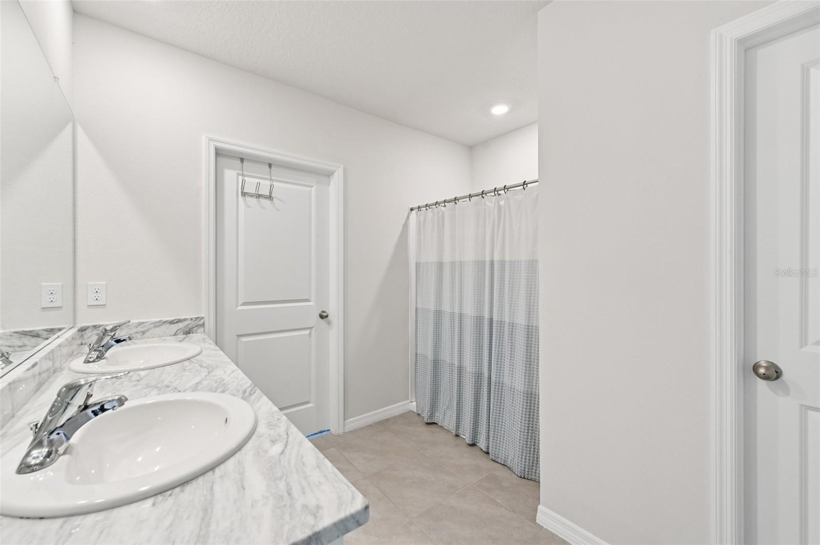 Image 17 of 34 For 5129 Adega Way