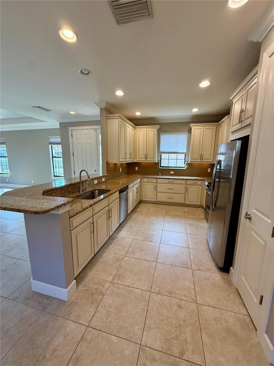 Image 16 of 54 For 8724 Bellussi Drive