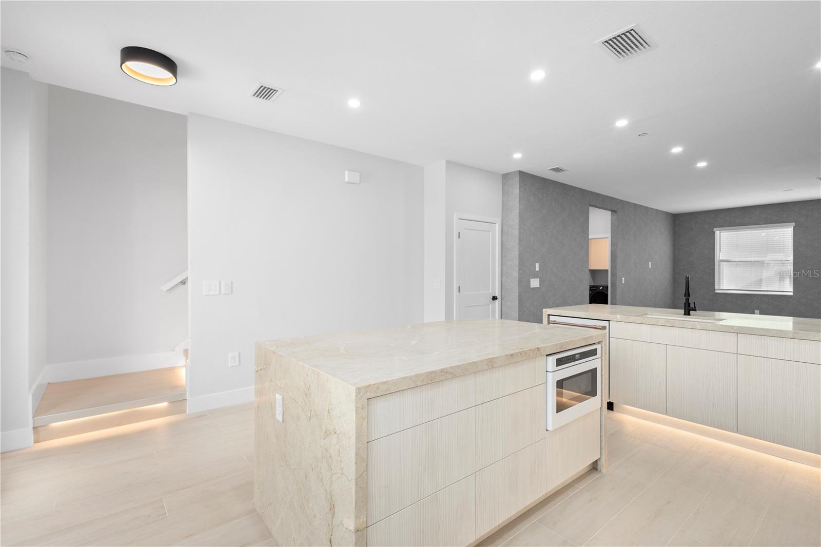 Image 7 of 26 For 7304 Portlight Lane