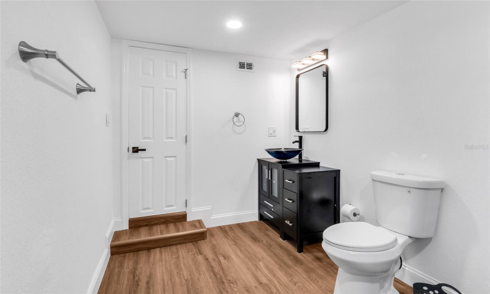 Image 15 of 45 For 10004 Vaughn Street