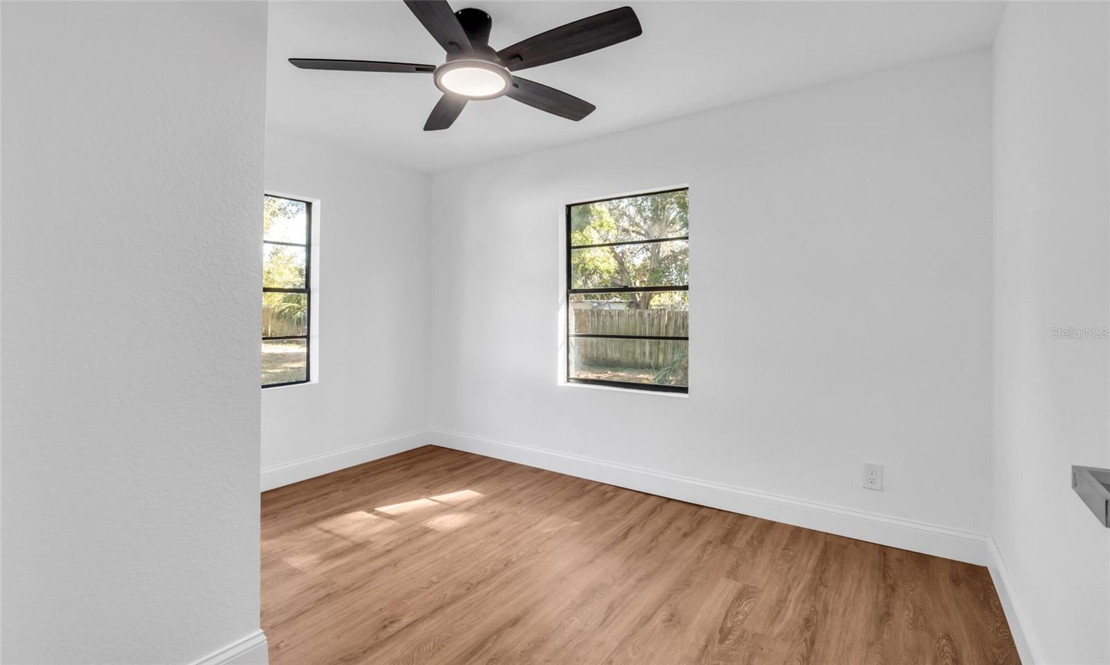 Image 23 of 45 For 10004 Vaughn Street