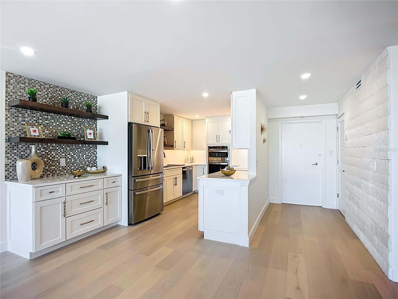 Image 14 of 31 For 435 Gulfstream Avenue 1006