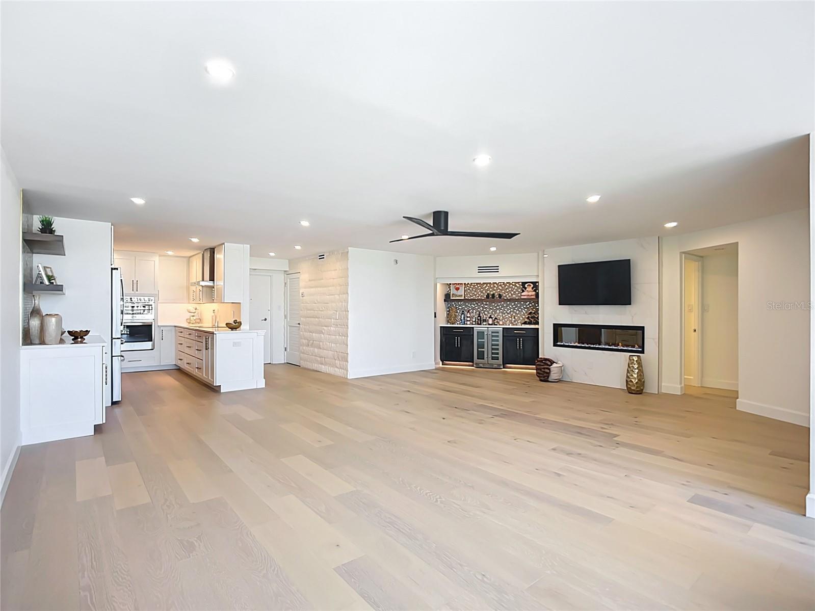 Image 17 of 31 For 435 Gulfstream Avenue 1006