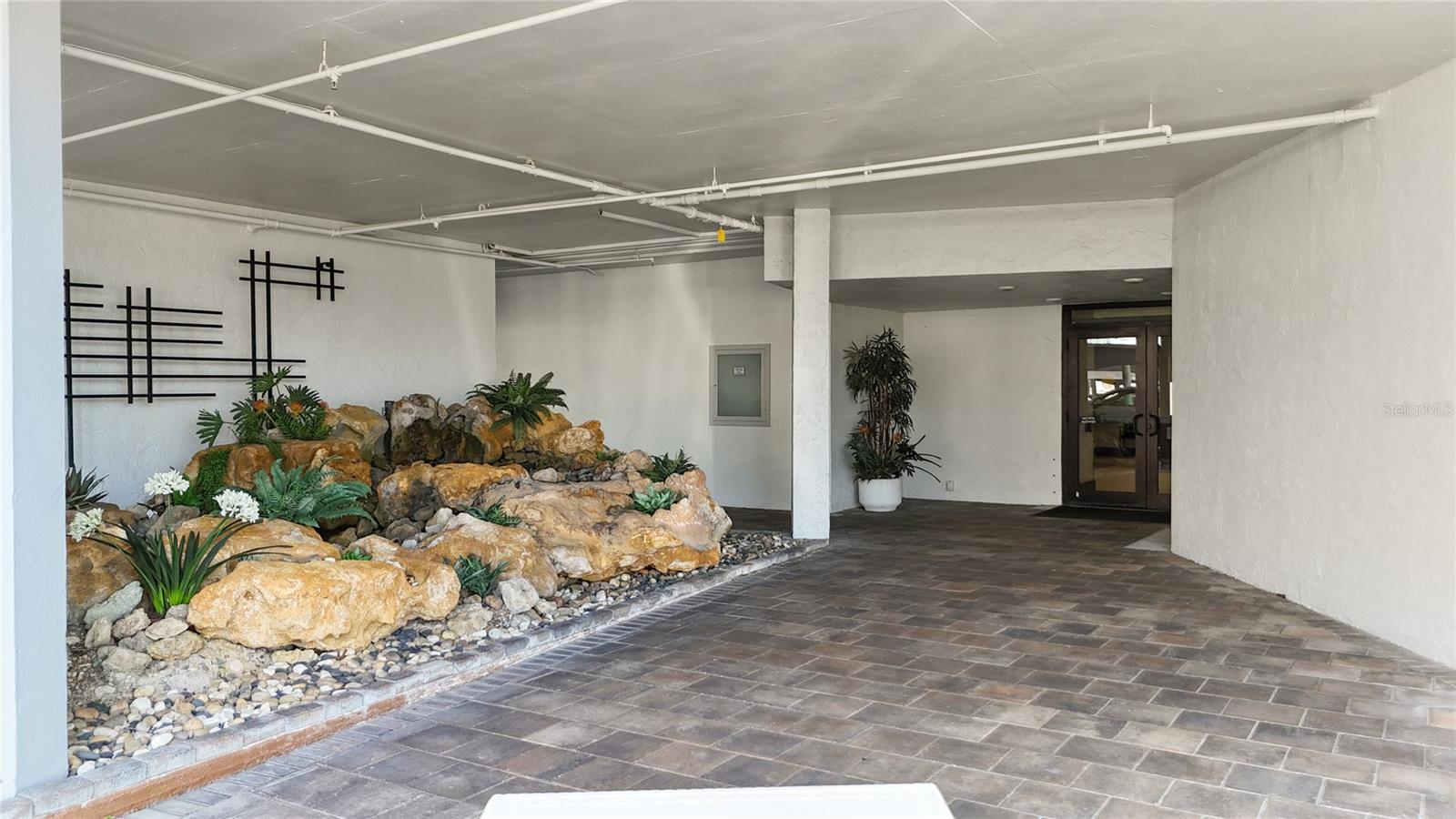 Image 6 of 31 For 435 Gulfstream Avenue 1006