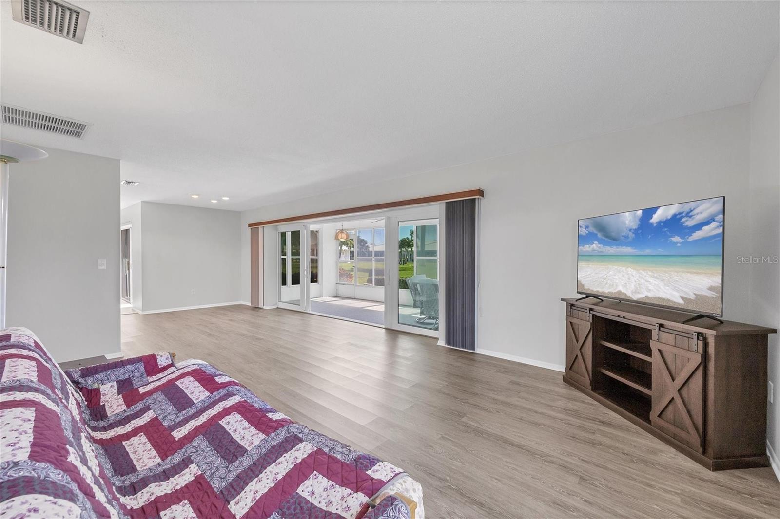 Image 10 of 35 For 6613 9th Avenue W