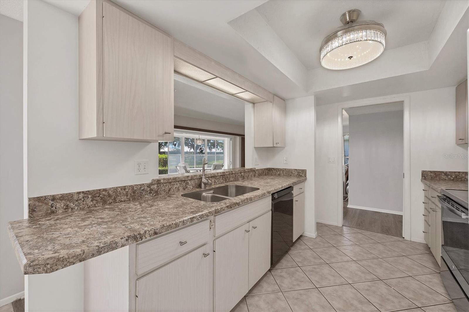 Image 11 of 35 For 6613 9th Avenue W