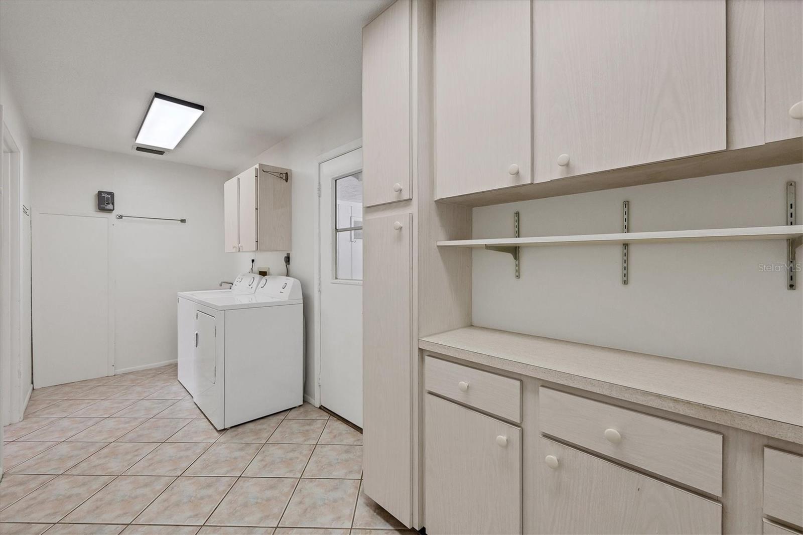 Image 22 of 35 For 6613 9th Avenue W