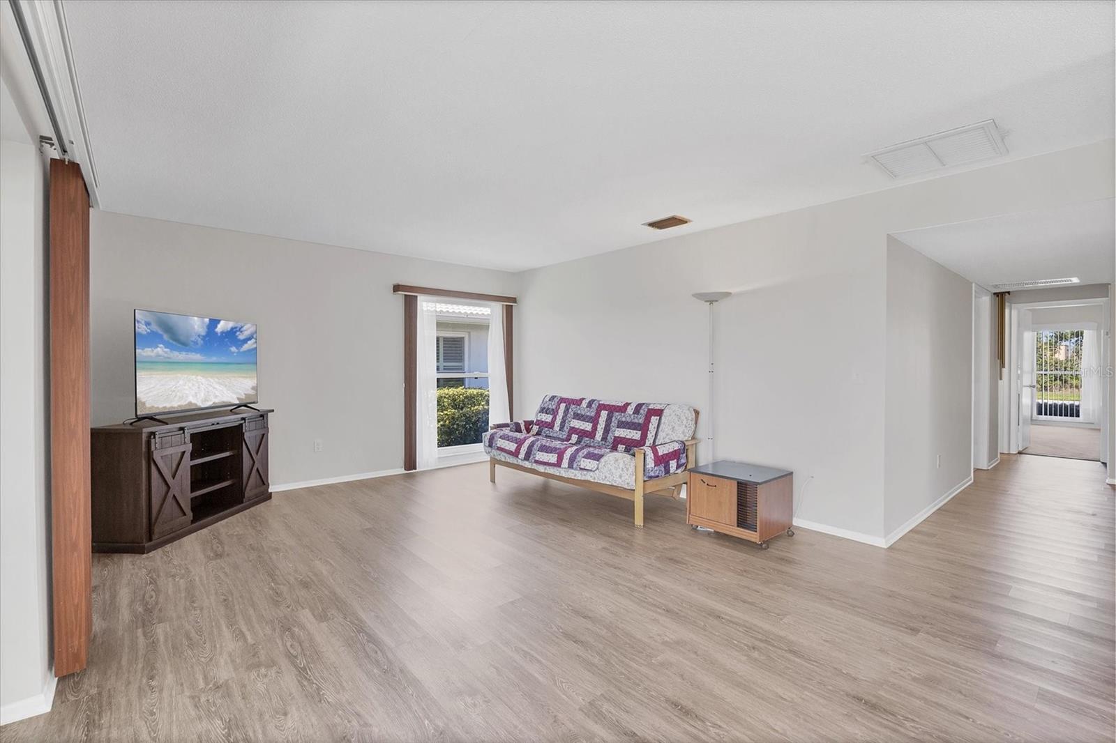 Image 5 of 35 For 6613 9th Avenue W