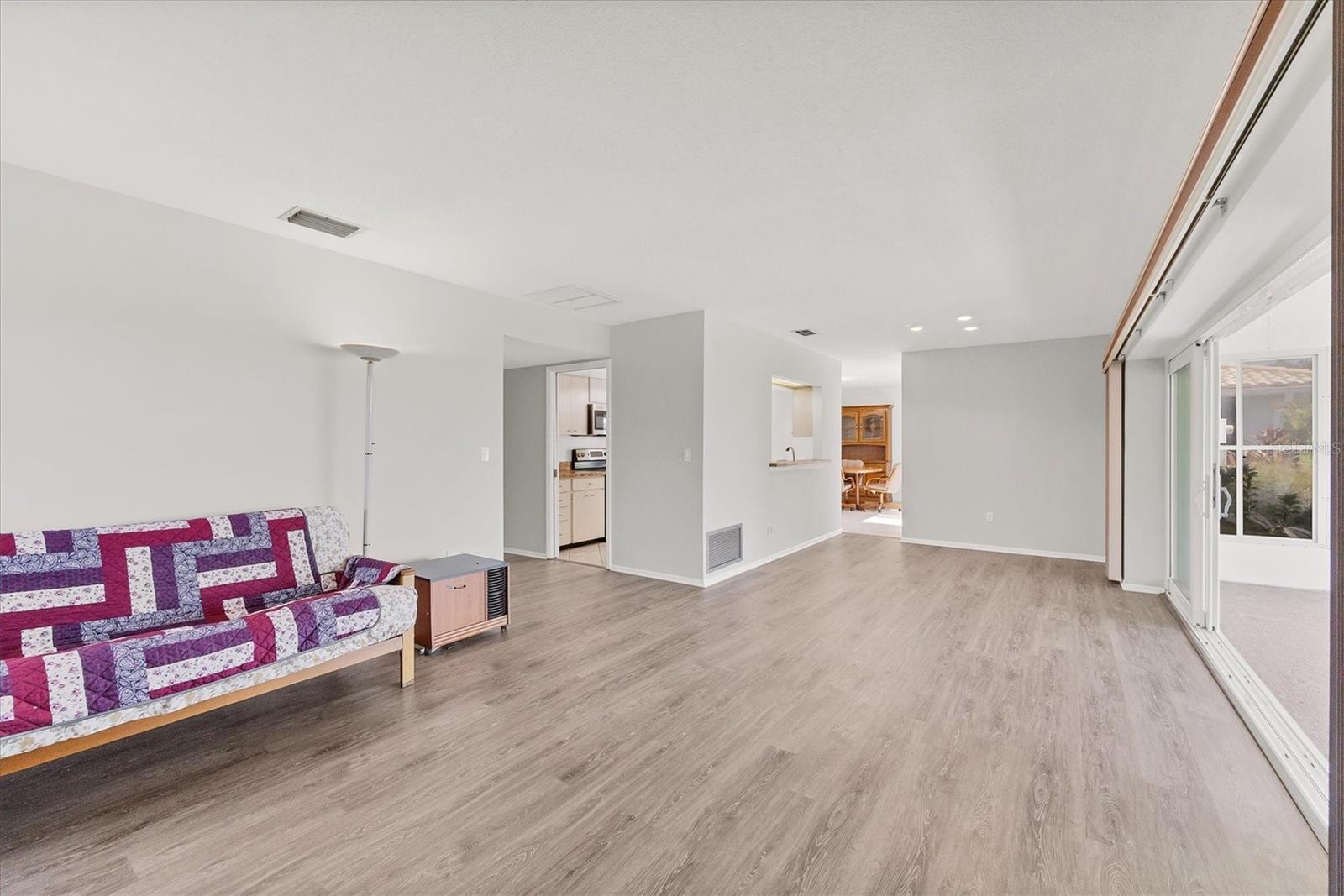 Image 9 of 35 For 6613 9th Avenue W