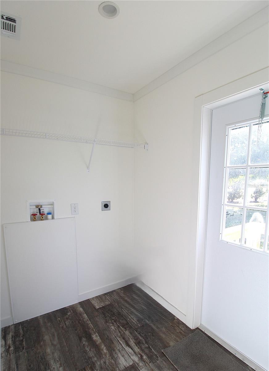 Image 17 of 24 For 4117 10th Street Court E