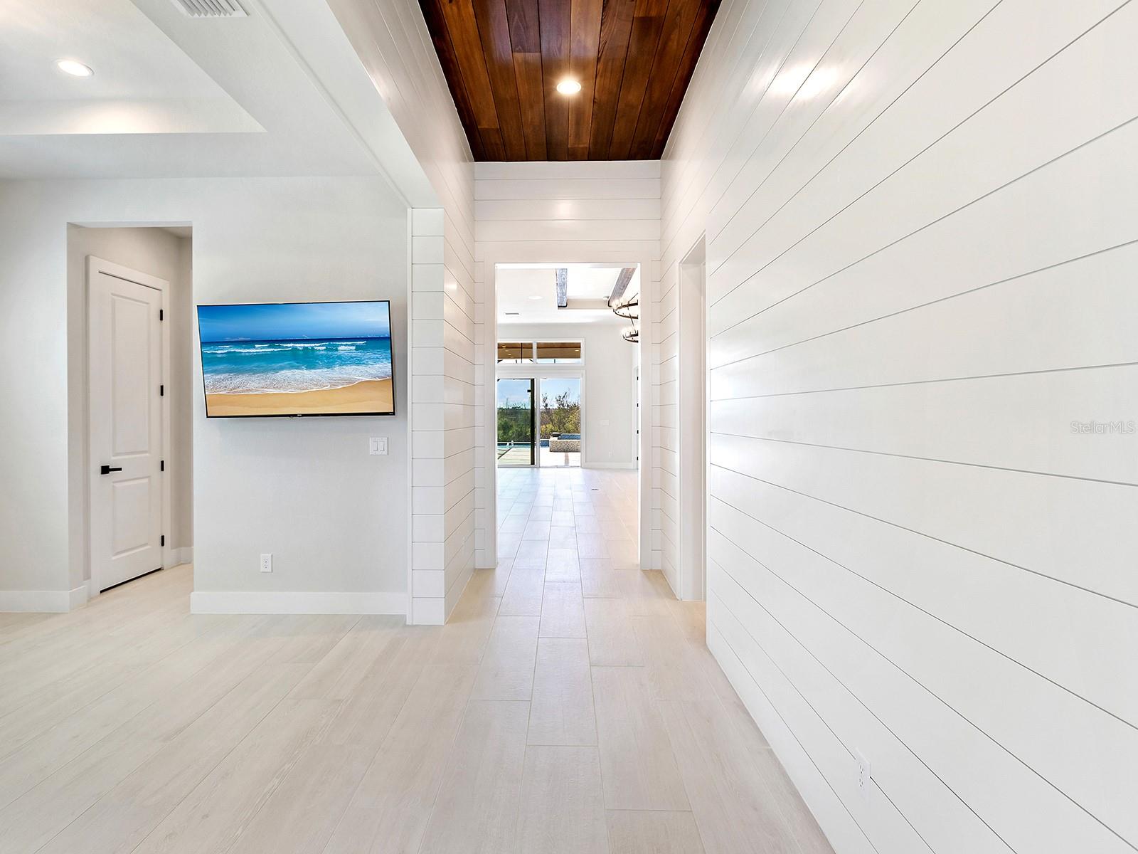 Image 6 of 64 For 8358 Redonda Loop