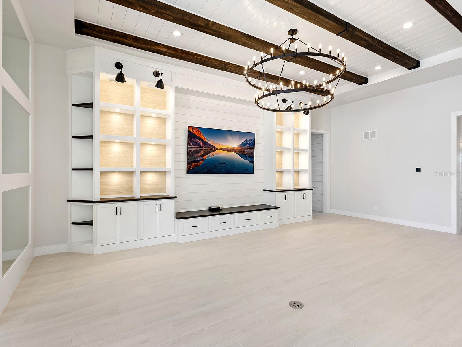 Image 9 of 64 For 8358 Redonda Loop