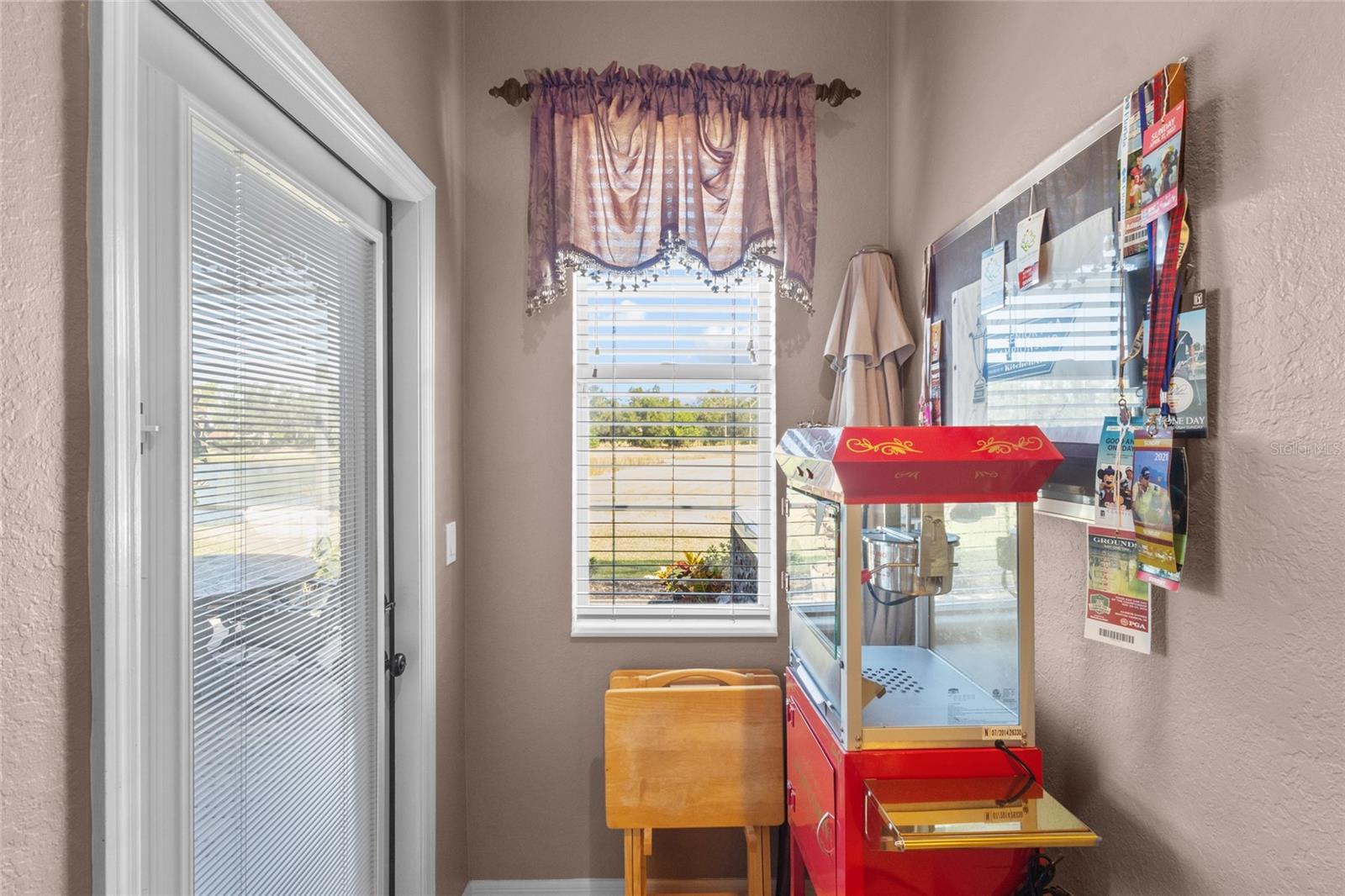 Image 23 of 71 For 9074 Willowbrook Circle