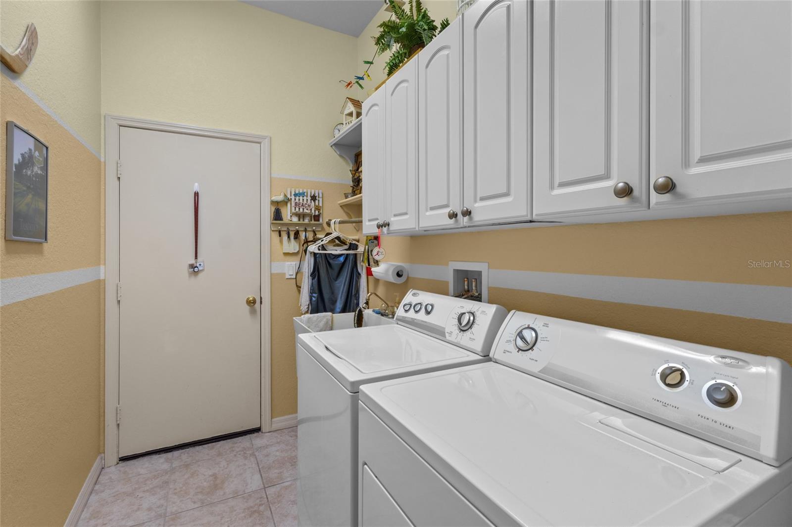 Image 26 of 71 For 9074 Willowbrook Circle