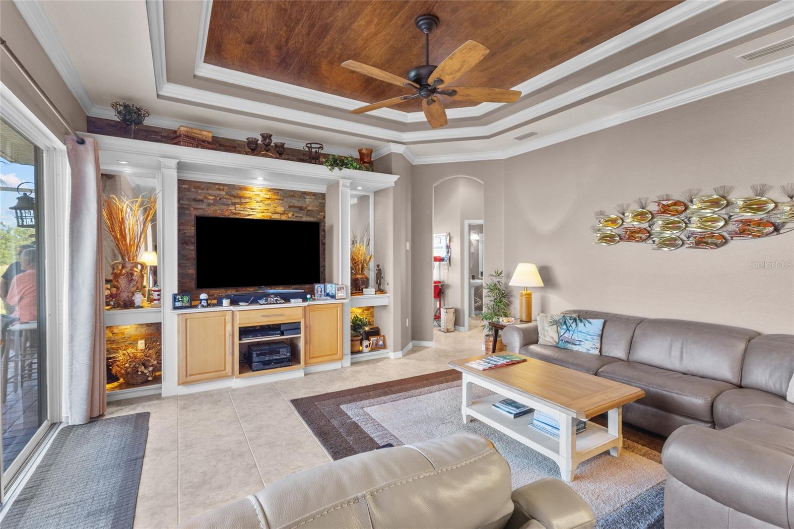 Image 3 of 71 For 9074 Willowbrook Circle