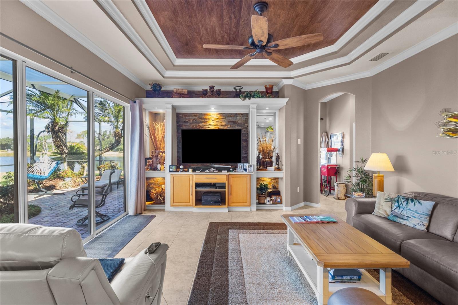 Image 4 of 71 For 9074 Willowbrook Circle