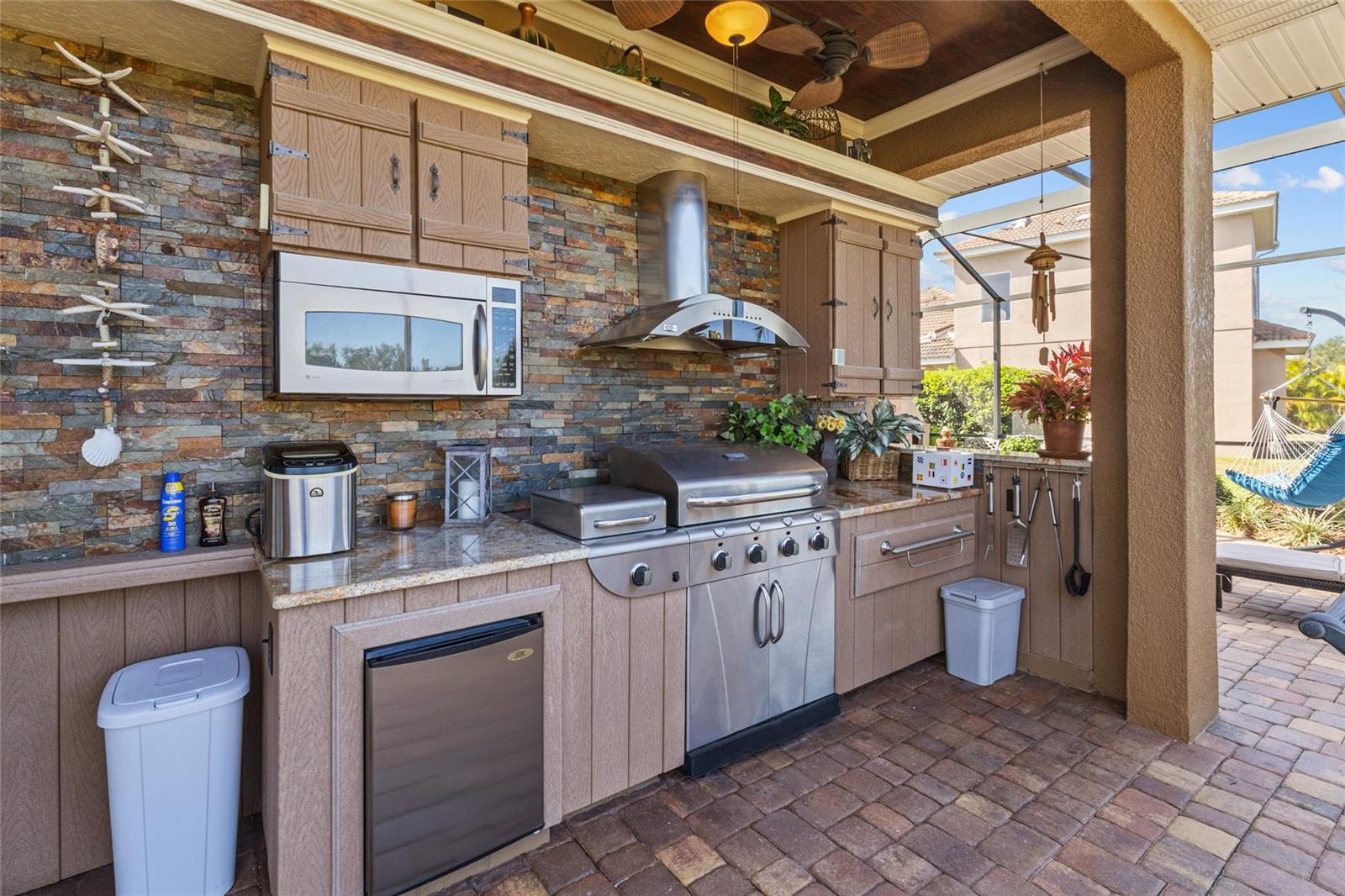 Image 40 of 71 For 9074 Willowbrook Circle