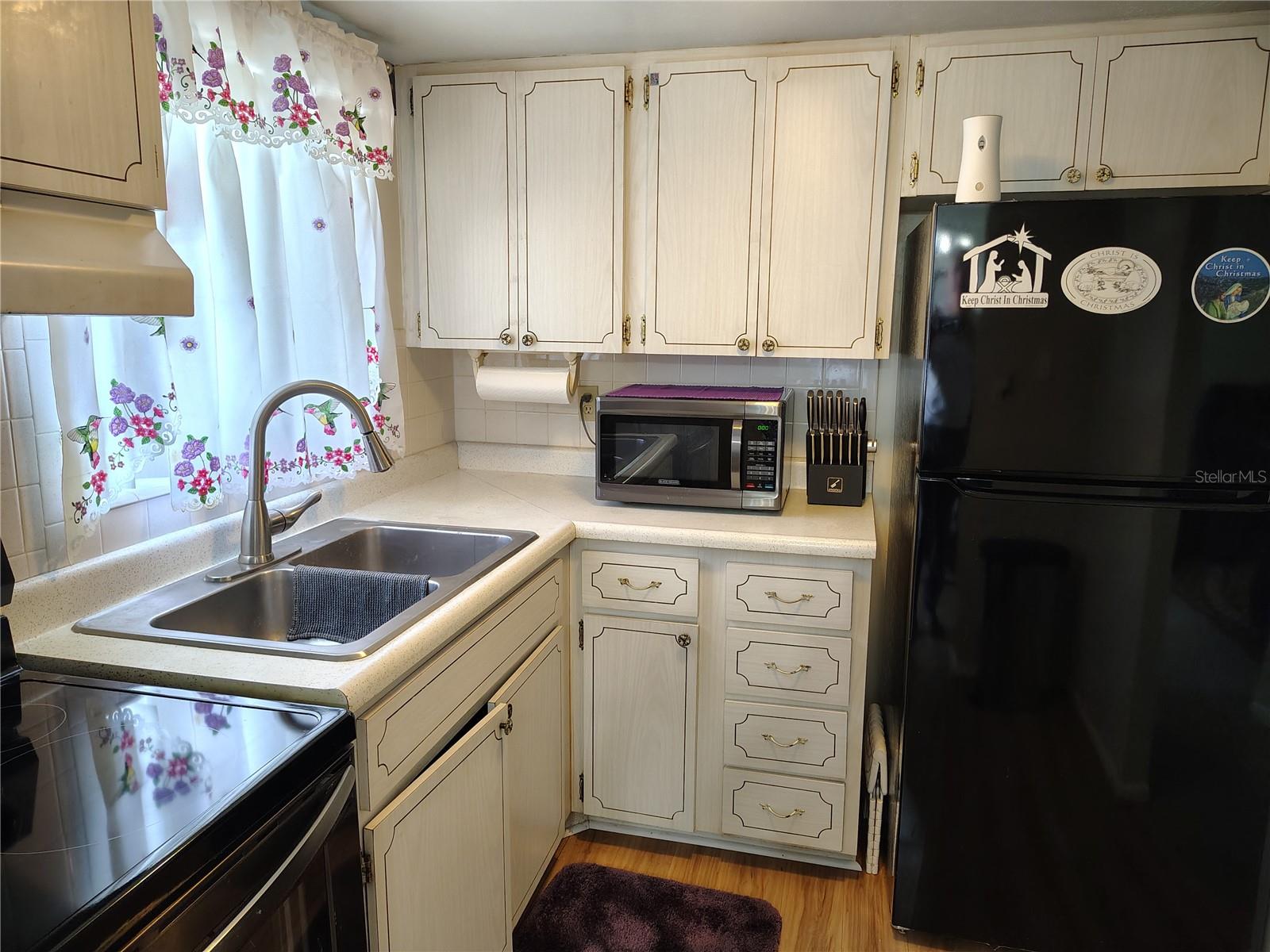 Image 4 of 13 For 1818 Restful Drive M23