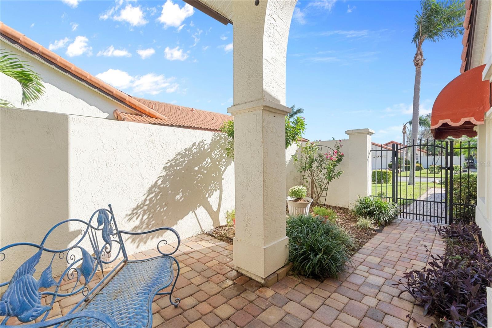 Image 3 of 49 For 4966 Clubview Court E