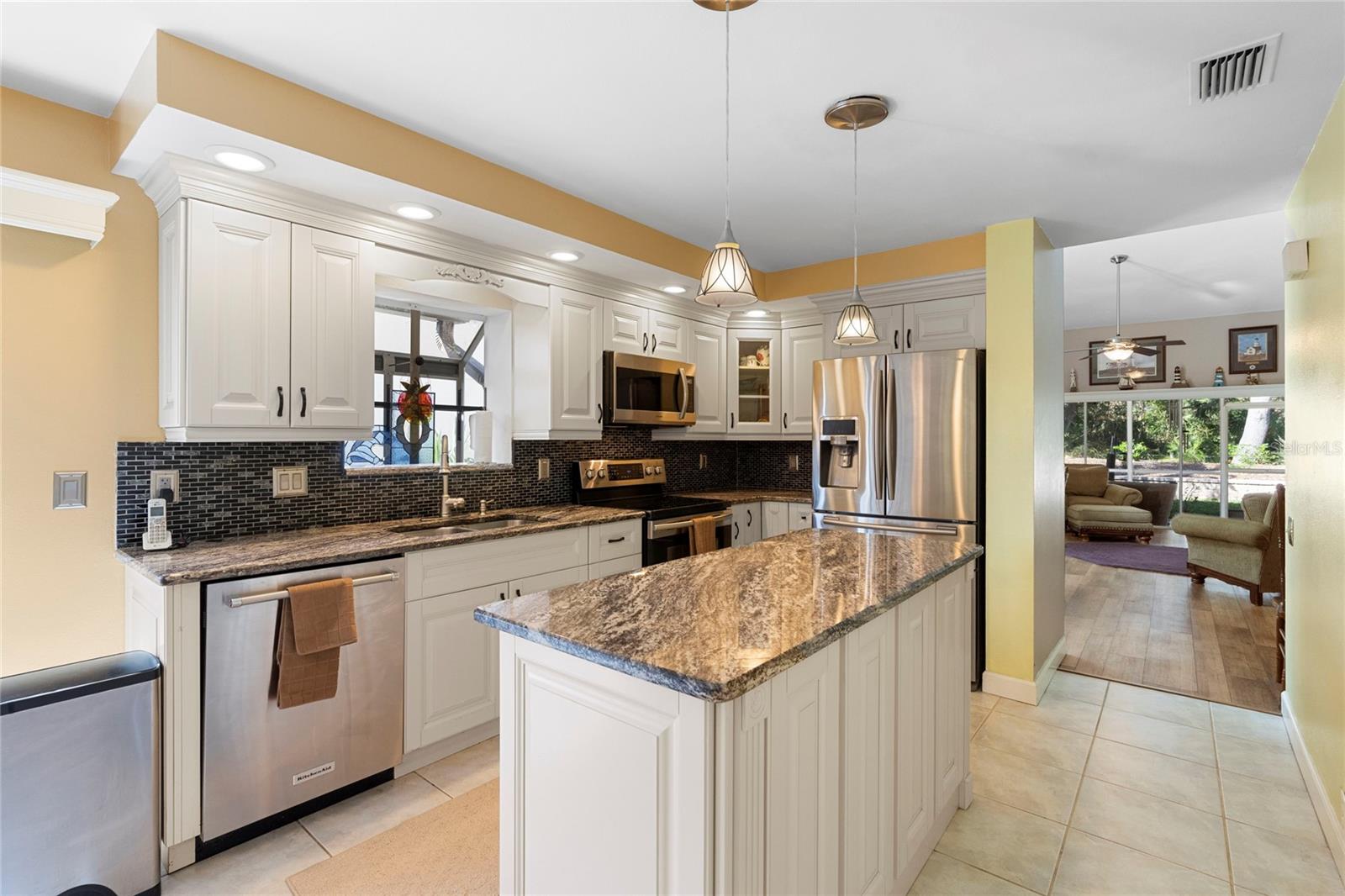 Image 7 of 49 For 4966 Clubview Court E