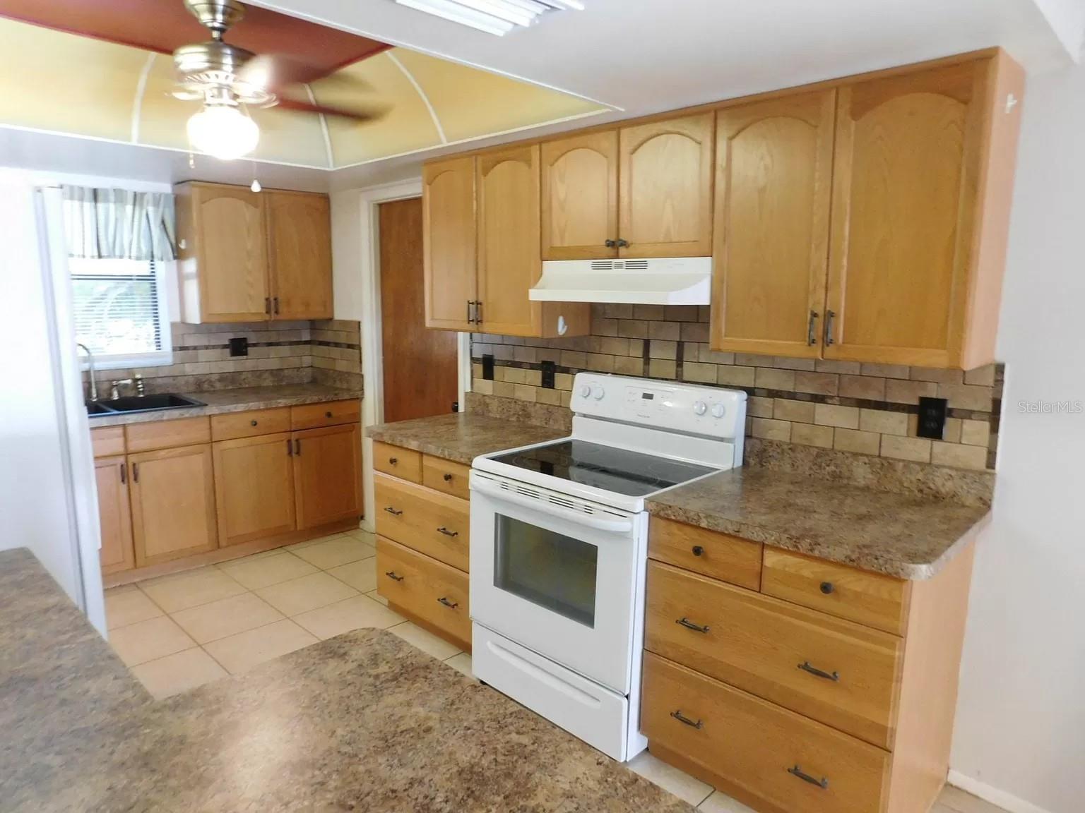 Image 2 of 20 For 902 Plum Tree Lane