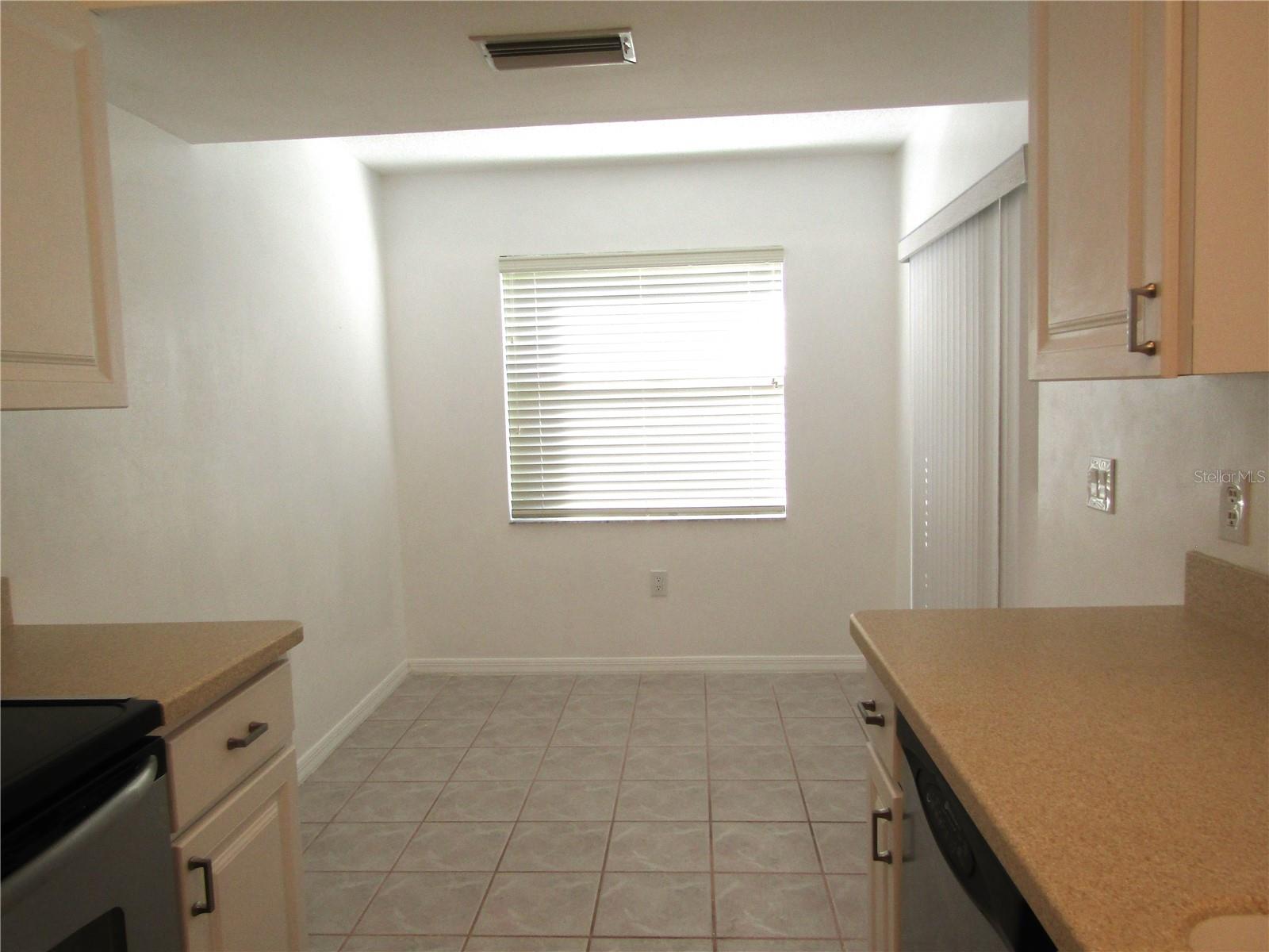 Image 9 of 25 For 5684 Sheffield Greene Circle 79