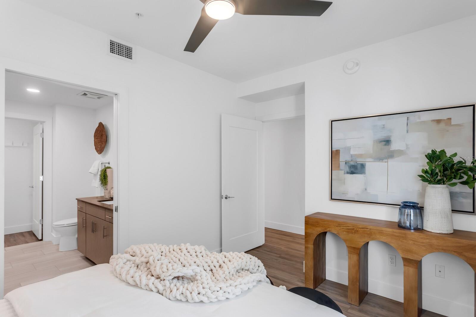 Image 21 of 43 For 1709 Tamiami Trail 503