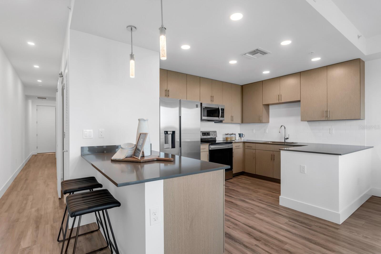 Image 4 of 43 For 1709 Tamiami Trail 503