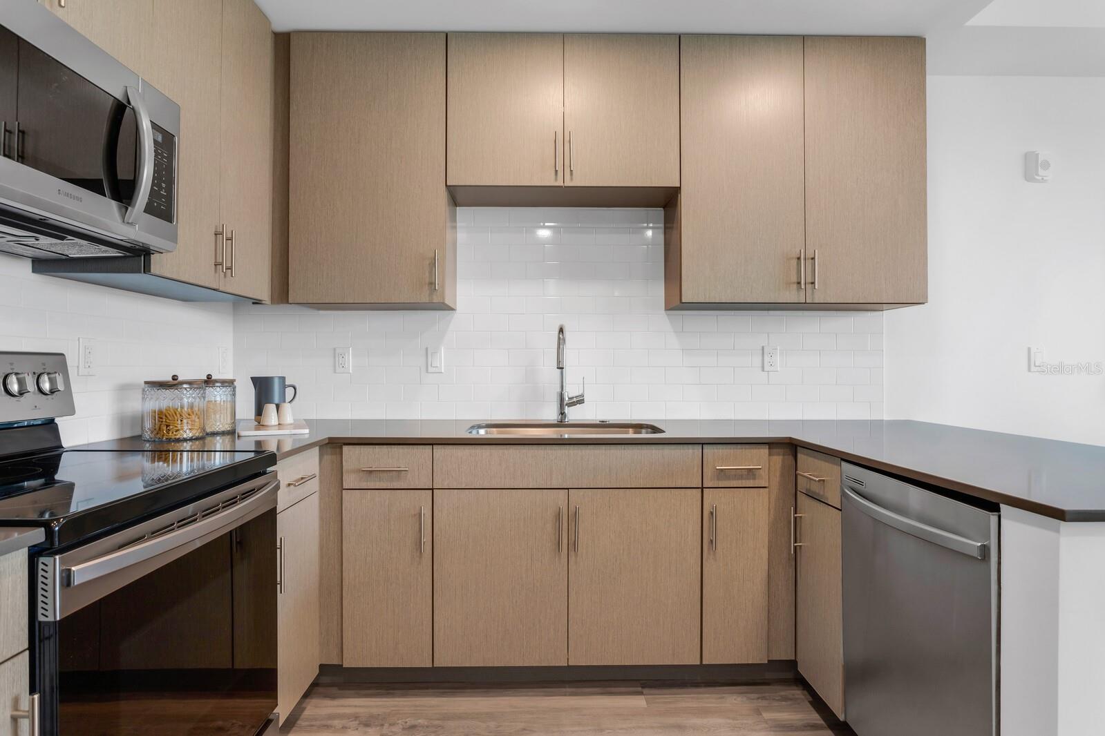 Image 5 of 43 For 1709 Tamiami Trail 503