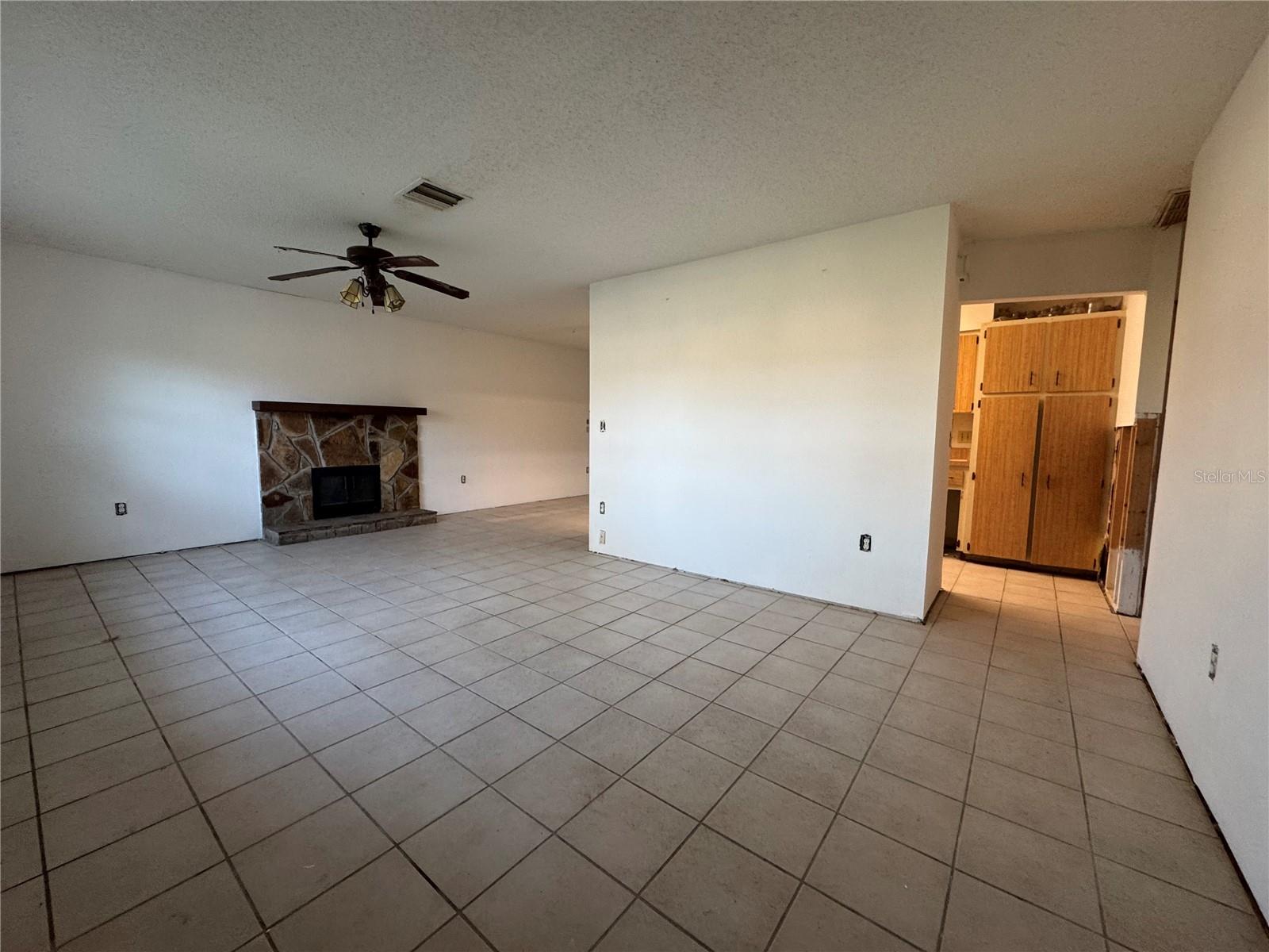 Image 10 of 15 For 601 Dolphin Road