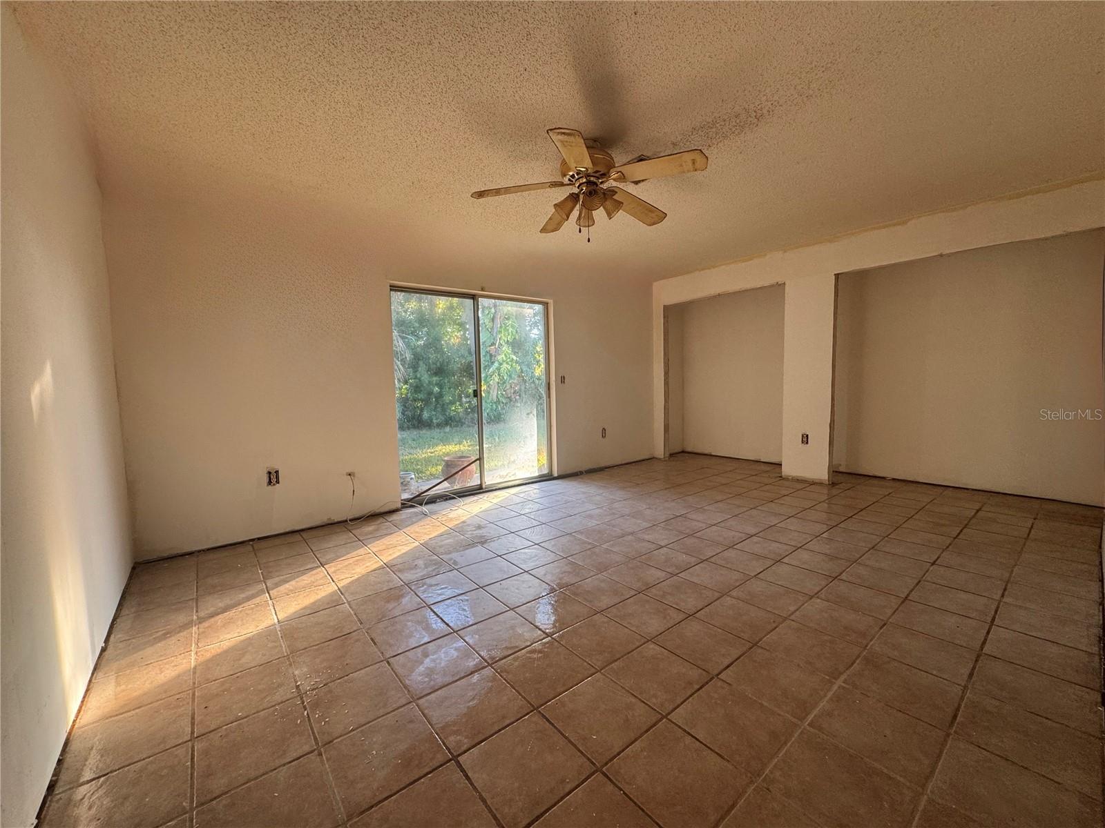 Image 11 of 15 For 601 Dolphin Road