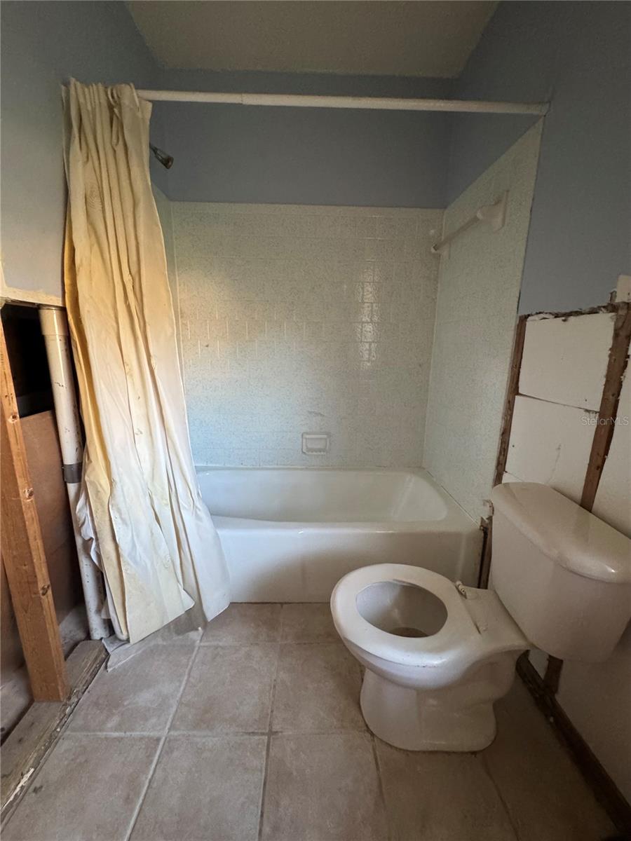 Image 13 of 15 For 601 Dolphin Road