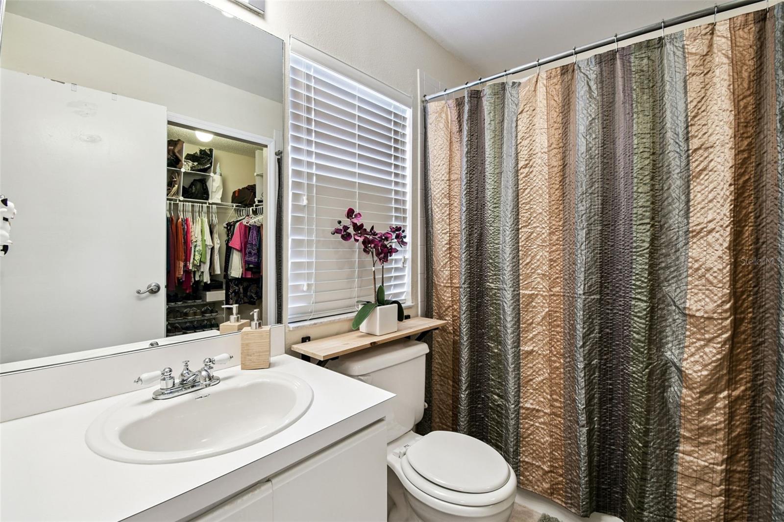 Listing photo id 19 for 1407 Oakford Court