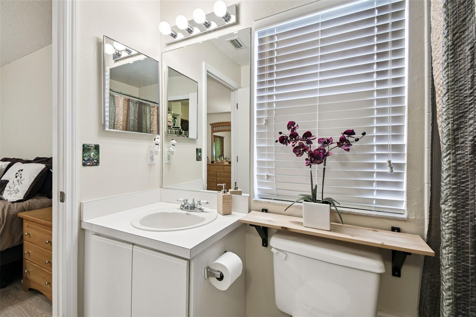 Listing photo id 20 for 1407 Oakford Court