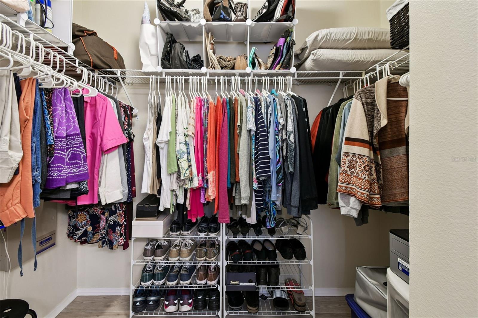 Listing photo id 21 for 1407 Oakford Court