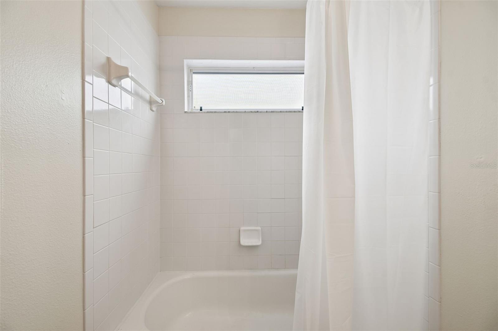 Listing photo id 26 for 1407 Oakford Court