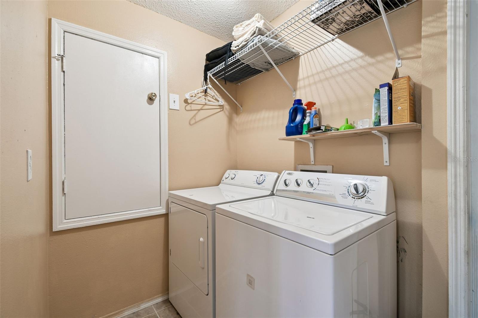 Listing photo id 29 for 1407 Oakford Court