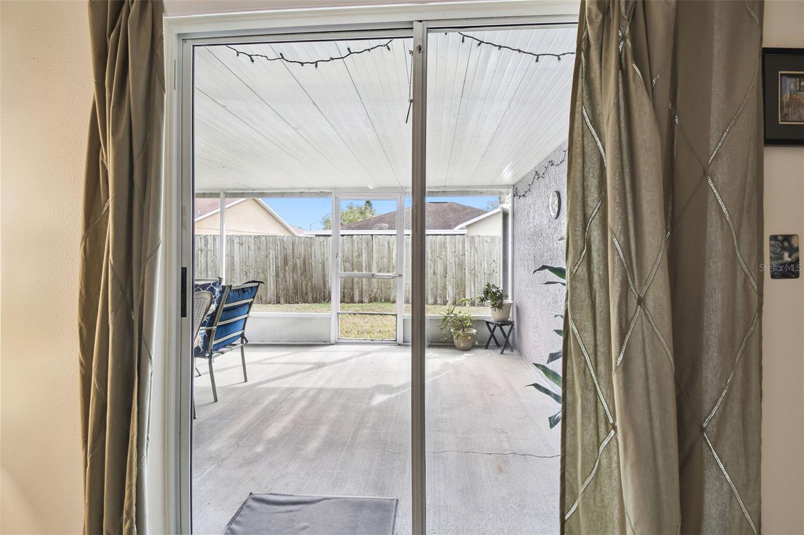 Listing photo id 31 for 1407 Oakford Court