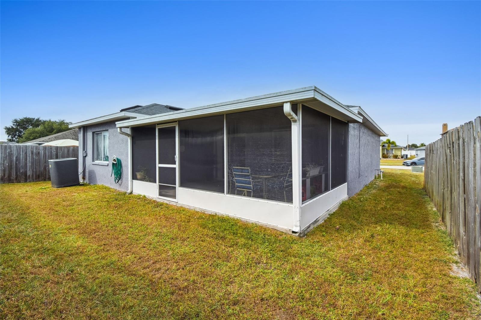 Listing photo id 34 for 1407 Oakford Court