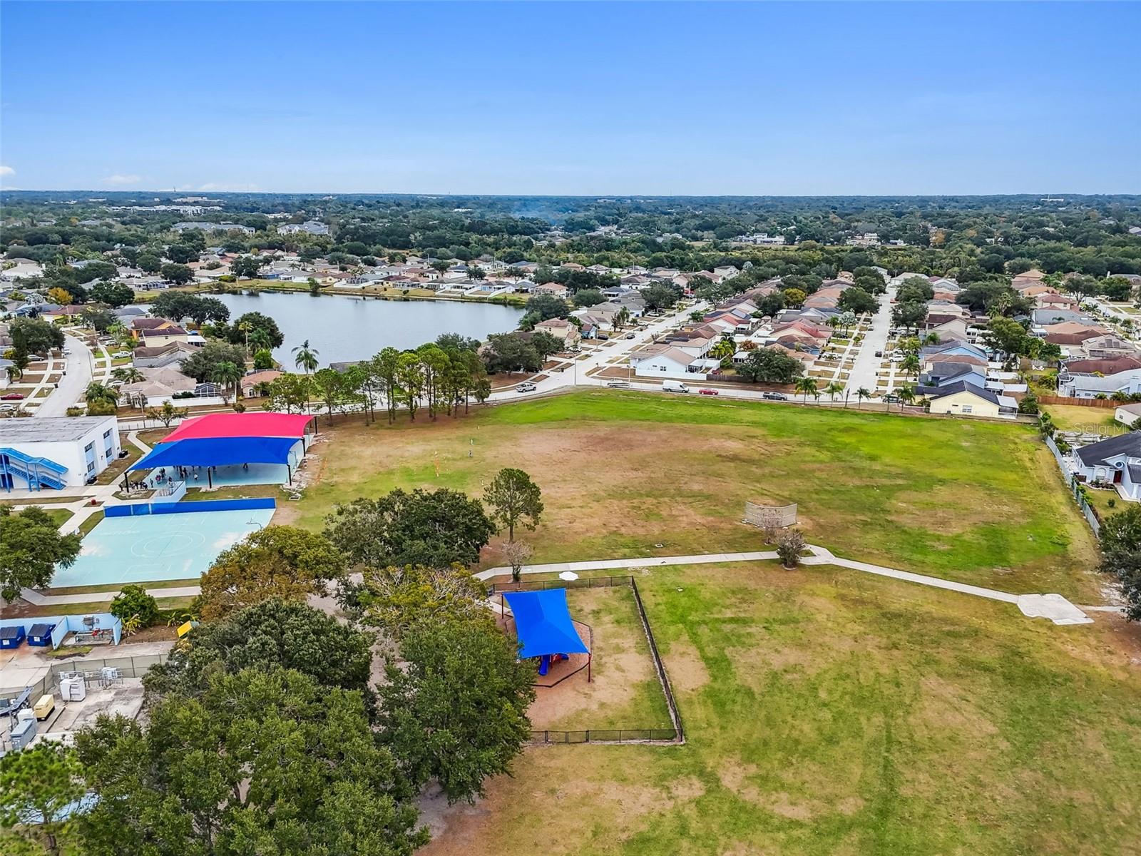 Listing photo id 41 for 1407 Oakford Court