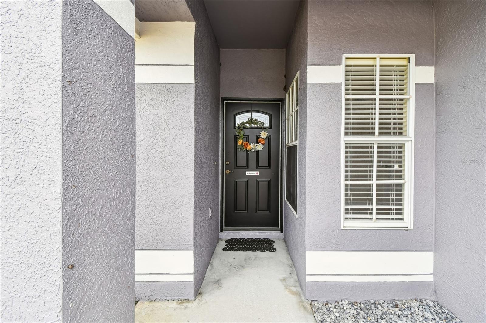 Listing photo id 3 for 1407 Oakford Court