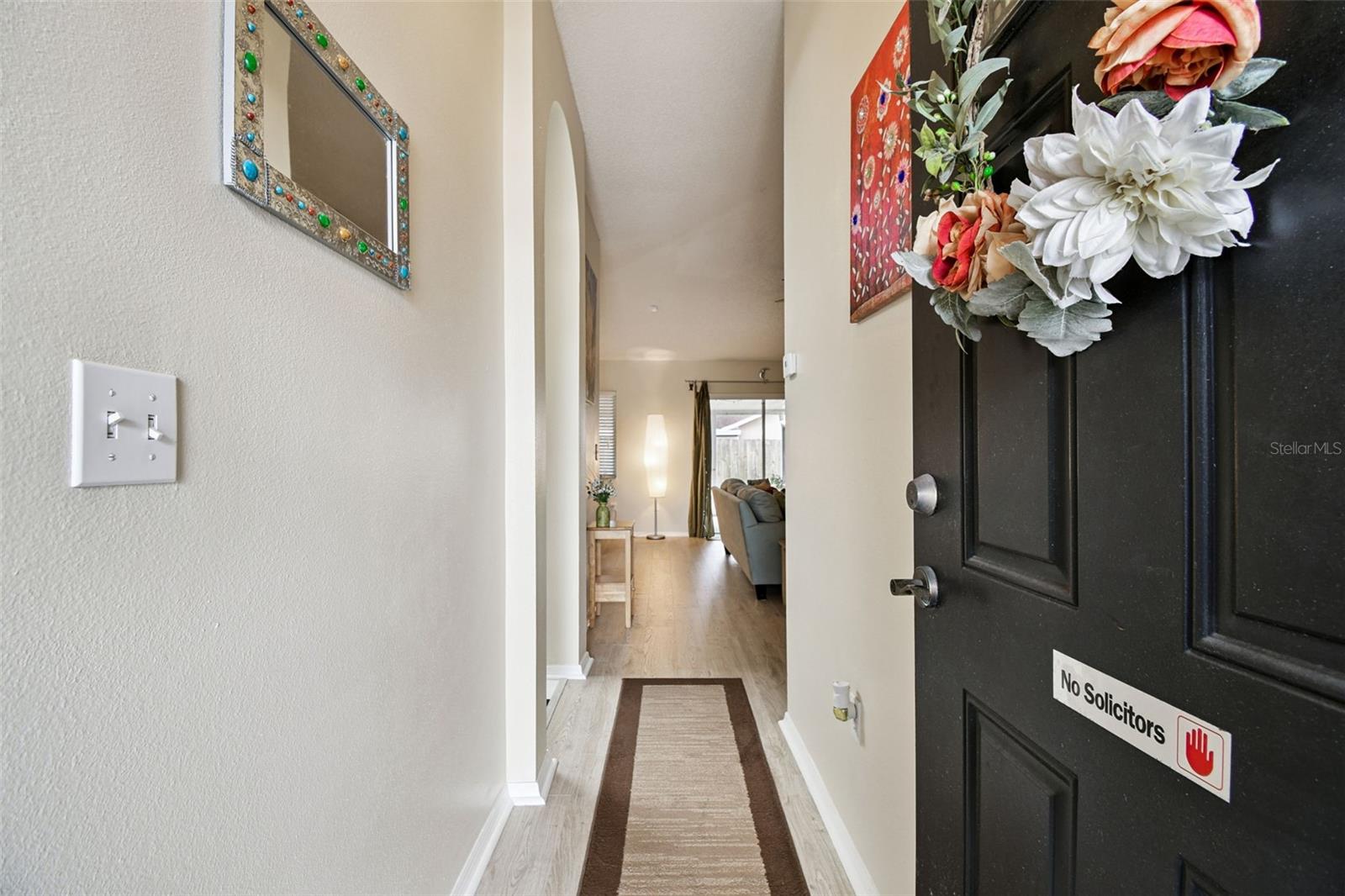 Listing photo id 4 for 1407 Oakford Court