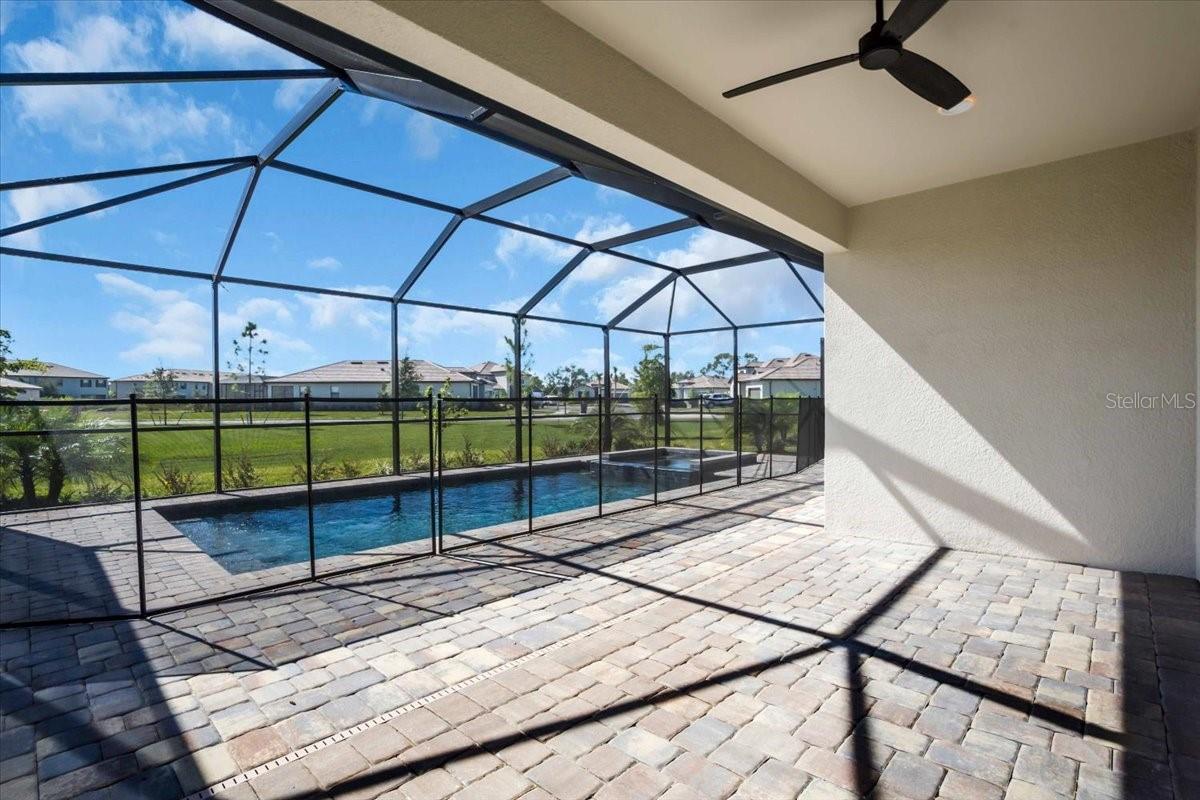 Image 22 of 57 For 15018 Oxford Grey Drive