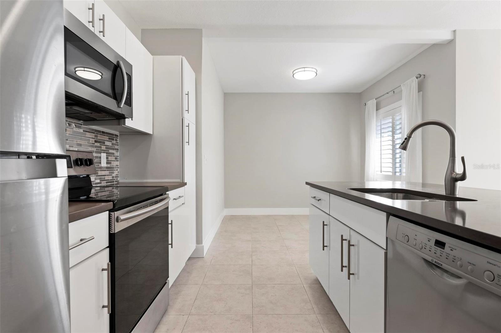 Image 16 of 62 For 5903 Tidewood Avenue 1