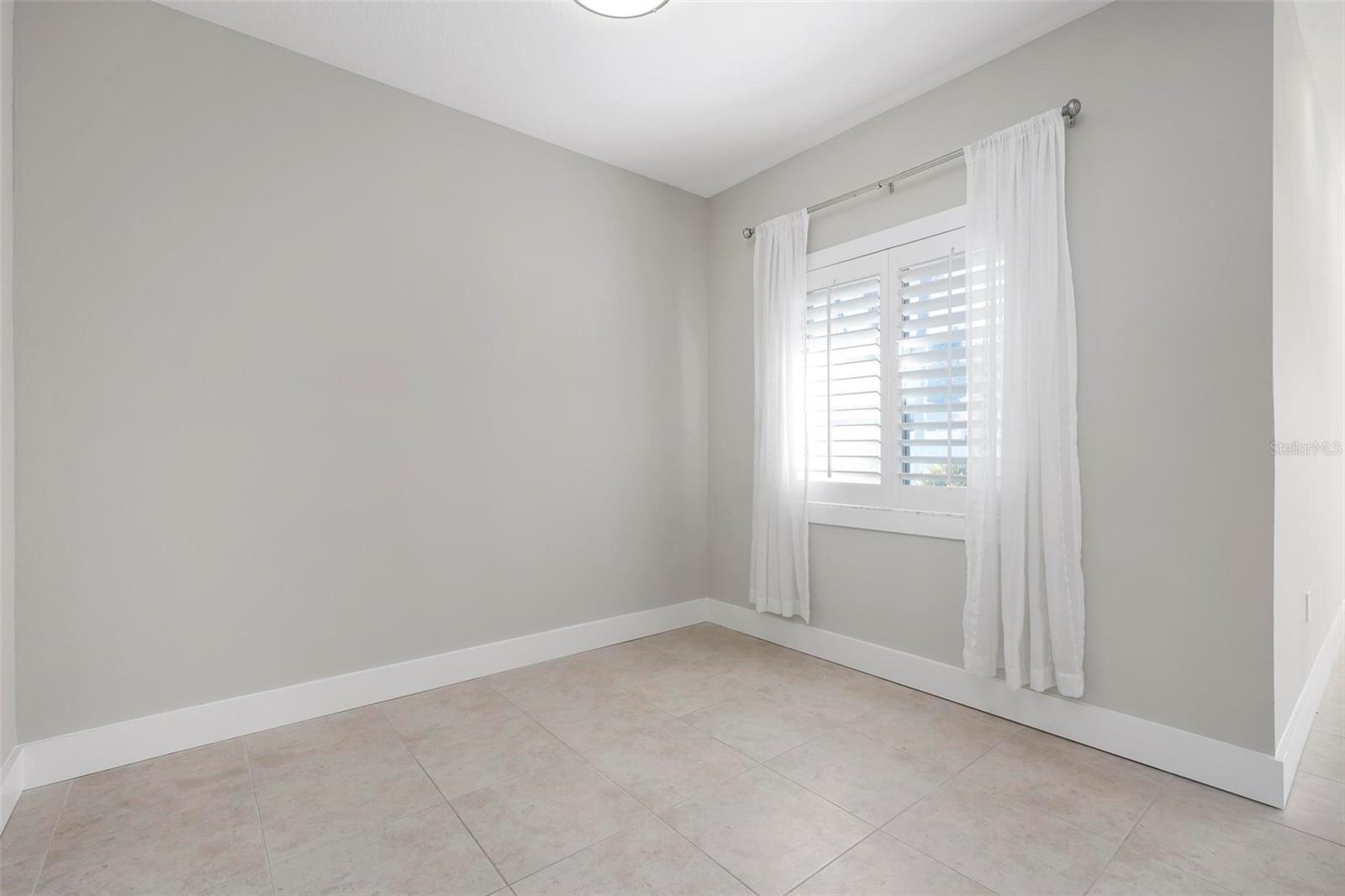 Image 17 of 62 For 5903 Tidewood Avenue 1