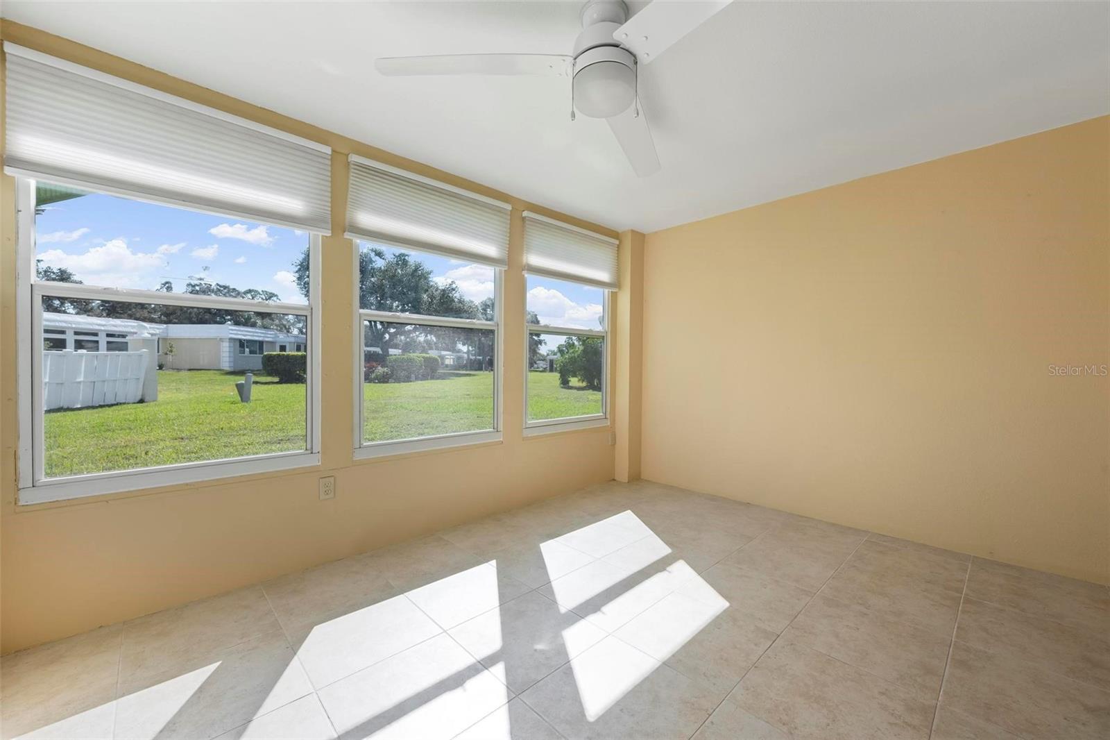 Image 27 of 62 For 5903 Tidewood Avenue 1